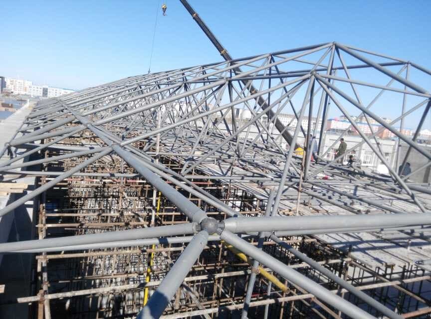 江都商贸城屋顶网架工程